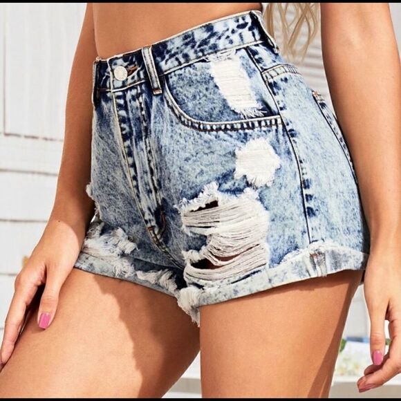 Jean Shorts Womens Size Medium Acid Washed Distressed Destroyed New in Bag - Picture 5 of 6